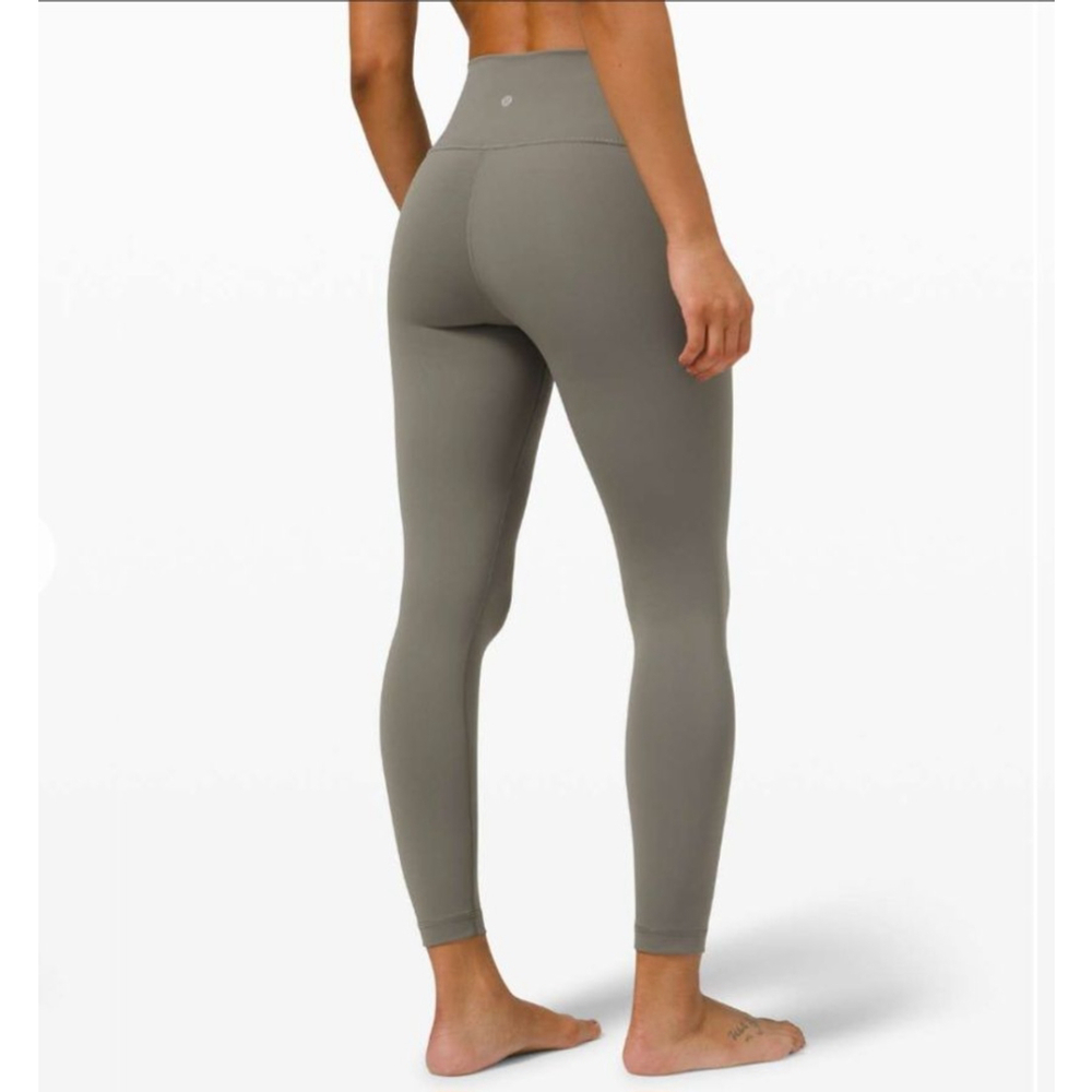 Lululemon Woman's Luxtreme High Rise Leggings Grey Sage sz 4
